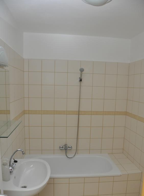 Sarok Apartmanhaz Szekszard Szekszárd Room photo